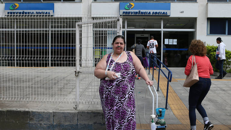 INSS reduz análise de pedidos, e fila de espera de benefícios volta a subir